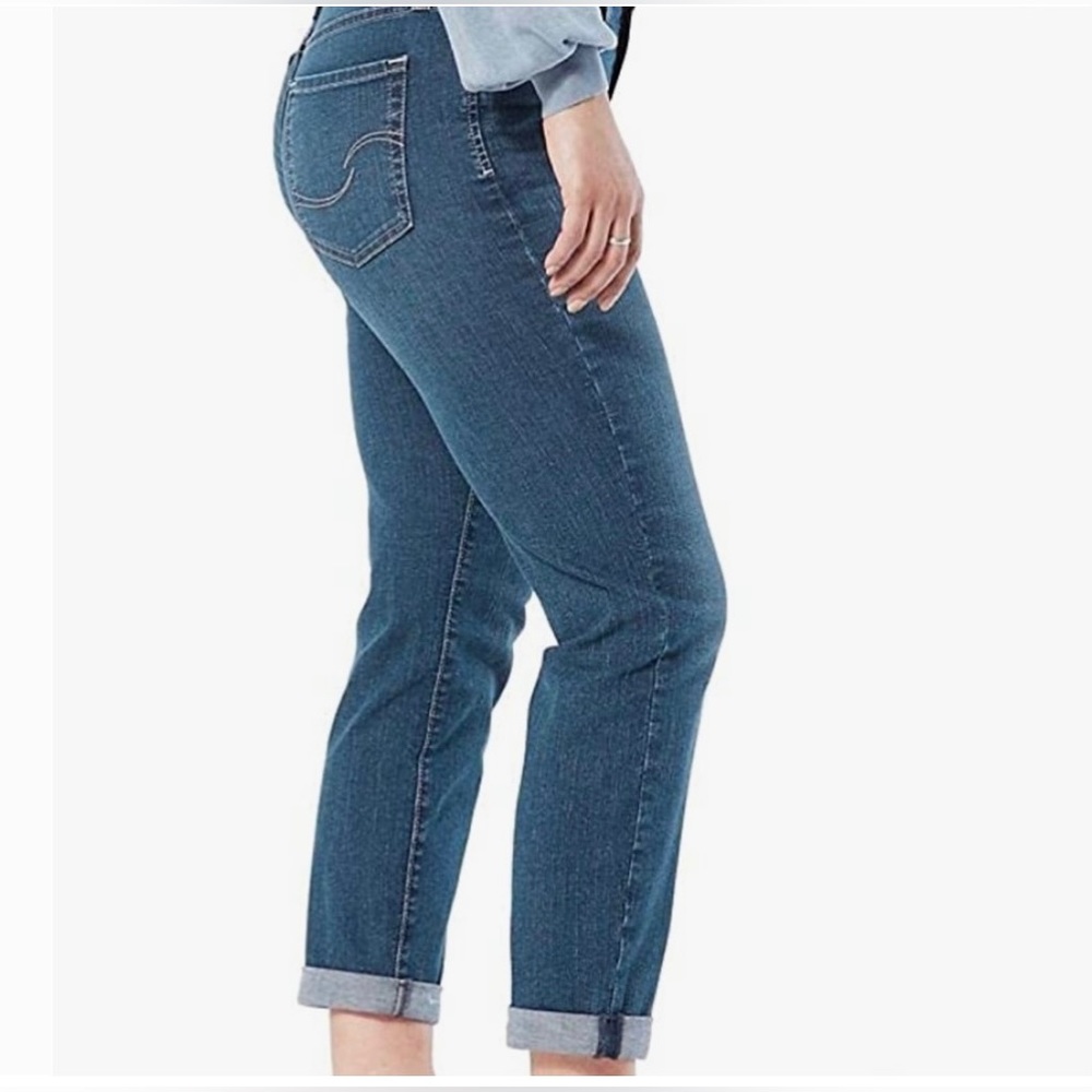 Levi’s Signature Levi Strauss Blue Cuffed Cropped Capri Blue Denim Jeans